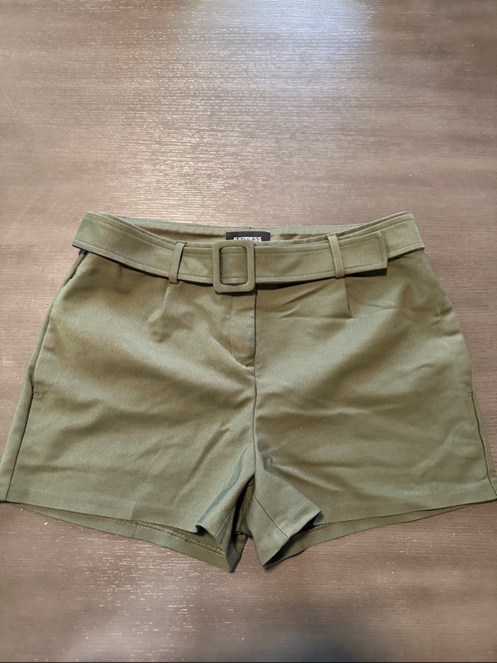 Express belted shortie high rise dress shorts, size 8, army green
